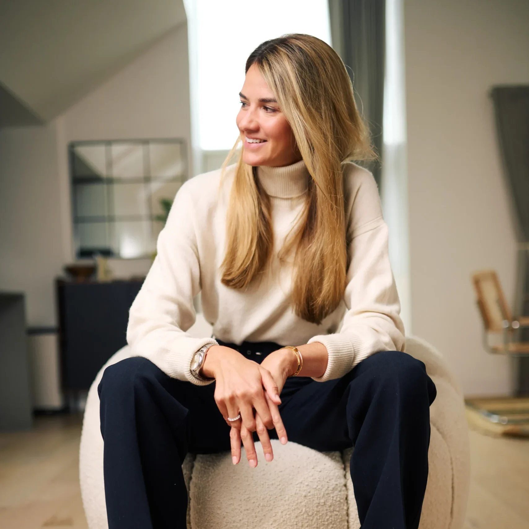 Smiling confidence coach and founder of Life Balance Coaching, Olivia Vaughan